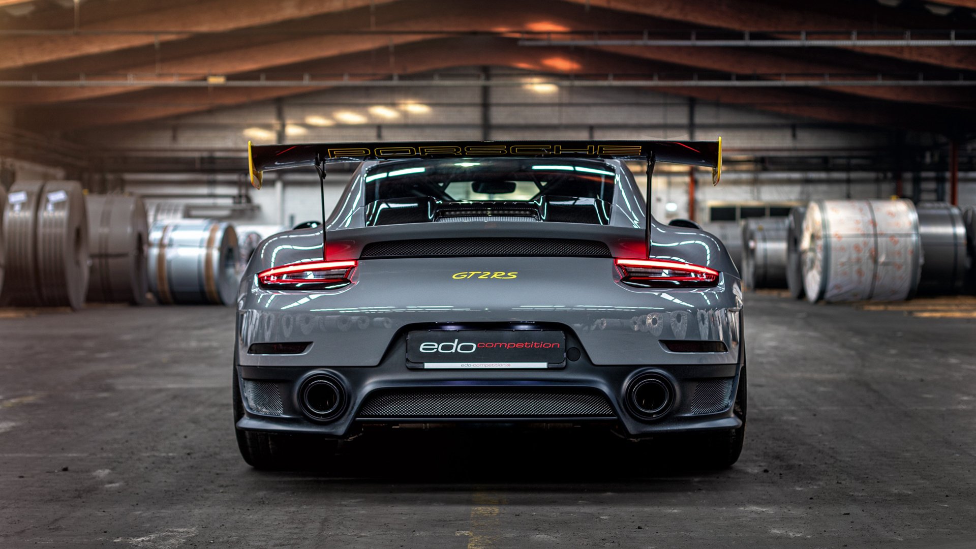 诺里奇积极尝试三前锋阵型调整，诺里奇足球