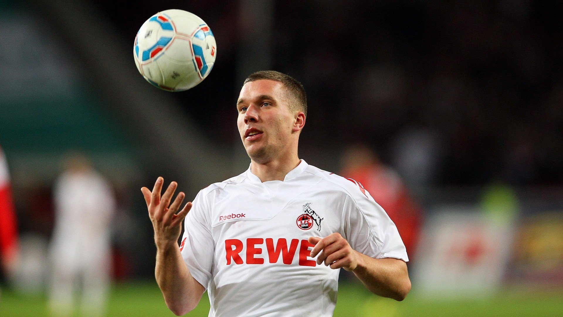 开云体育官方下载-坎特：从街头踢球到世界杯冠军，默默无闻的英雄，坎特踢的什么位置